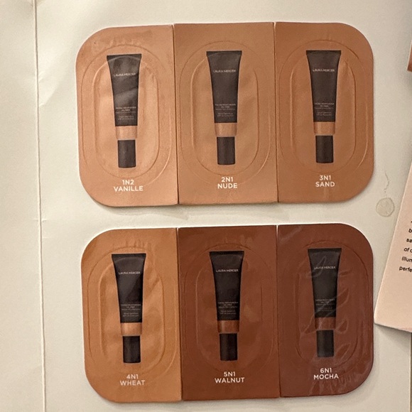 Makeup samples - Picture 2 of 5